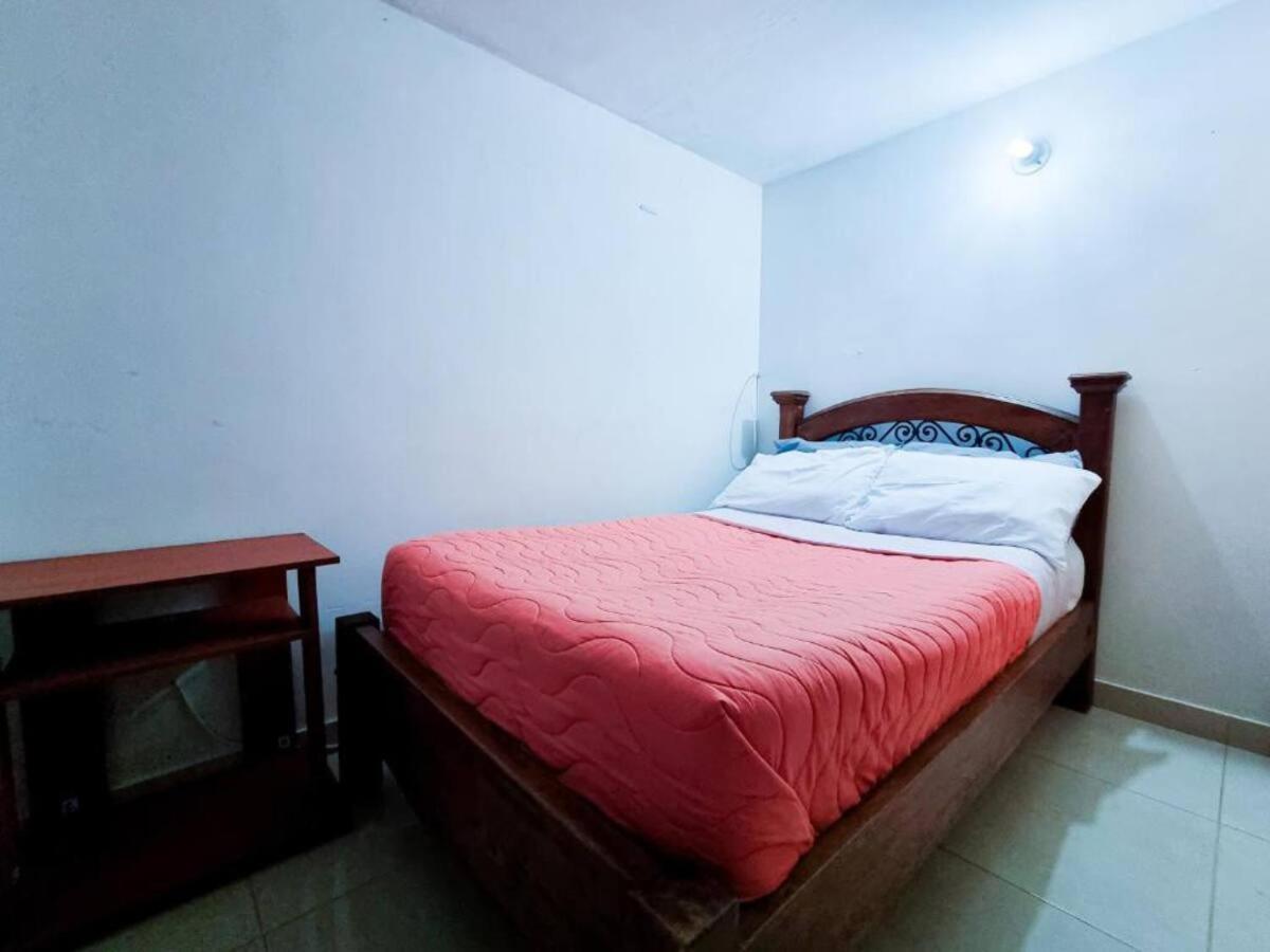 Hostal - Dona Elva A 15 Min Del Aeropuerto Rionegro Bagian luar foto